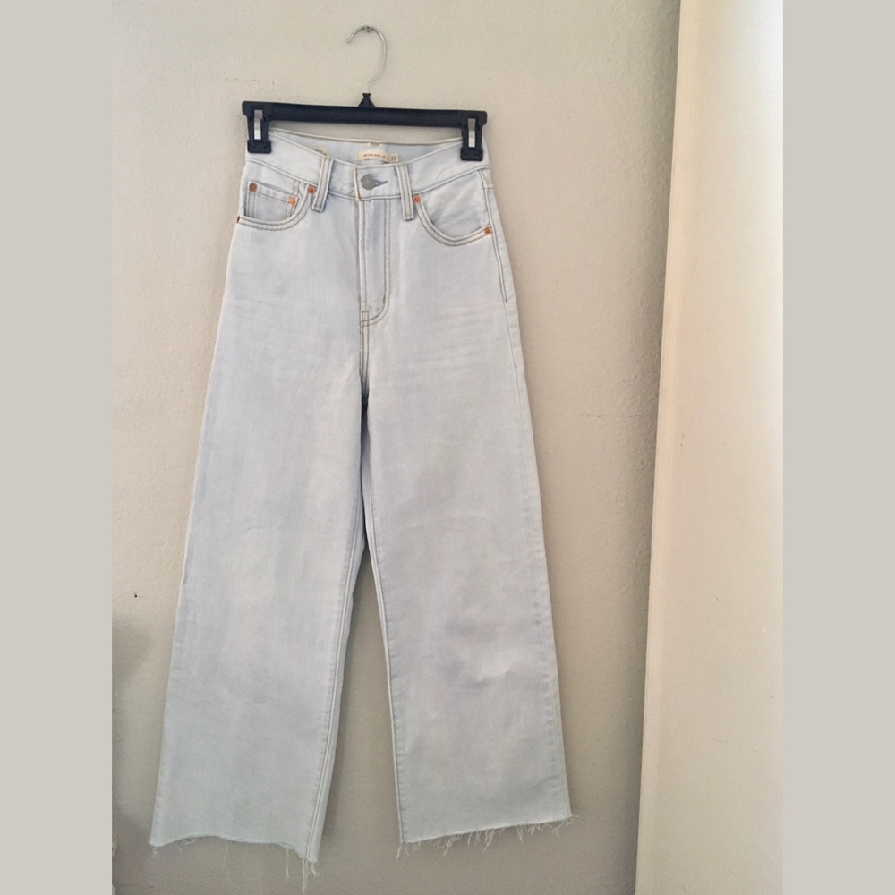 Levi’s Ribcage Wide Leg Jeans NWOT